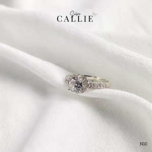 N10 - Nhẫn Callie Silver hai hàng hạt nạm 1 hạt lớn đế hoa