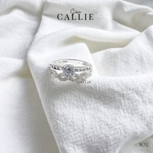 Nhẫn bạc Callie Silver xoắn phối nhẫn đá