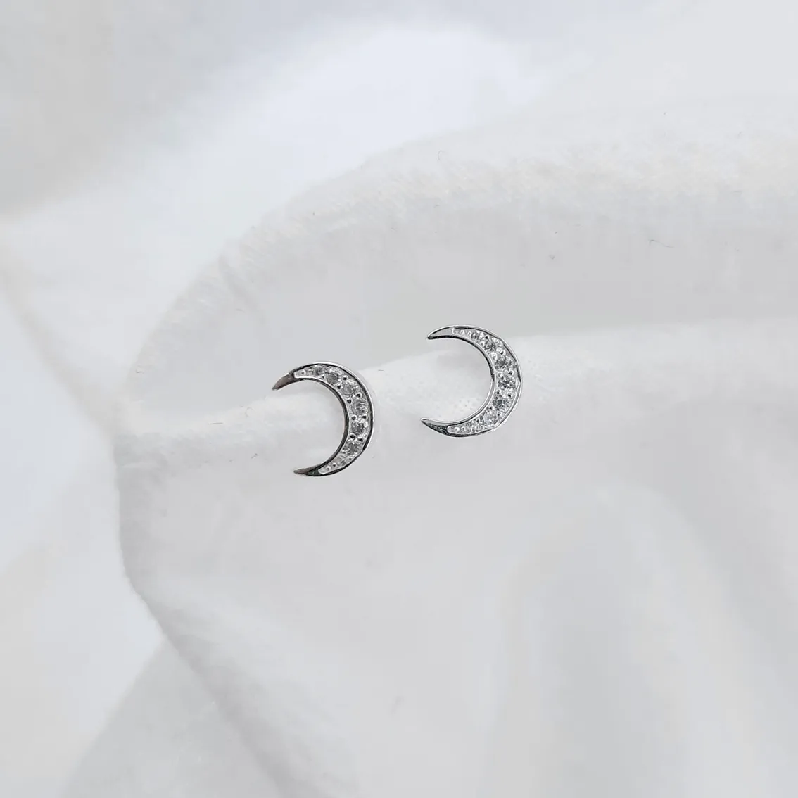 BT135 - Bông tai bạc Callie Silver mặt trăng