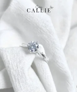 N188 - Nhẫn bạc Callie Silver 1 viên chủ chấu 4
