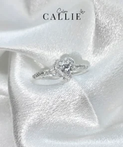 N211 - Nhẫn bạc Callie Silver thiết kế viên chủ trái tim đính đá xung quanh