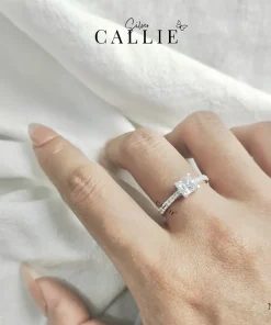 Alternative view of N276 - Nhẫn bạc Callie Silver viên chủ đá vuông đính đá hai bên