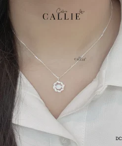 Alternative view of DC262 - Dây chuyền bạc Callie Silver hình nguyệt quế đính đá