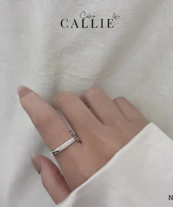 Alternative view of N481 - Nhẫn bạc thiết kế Callie Silver đính đá chéo