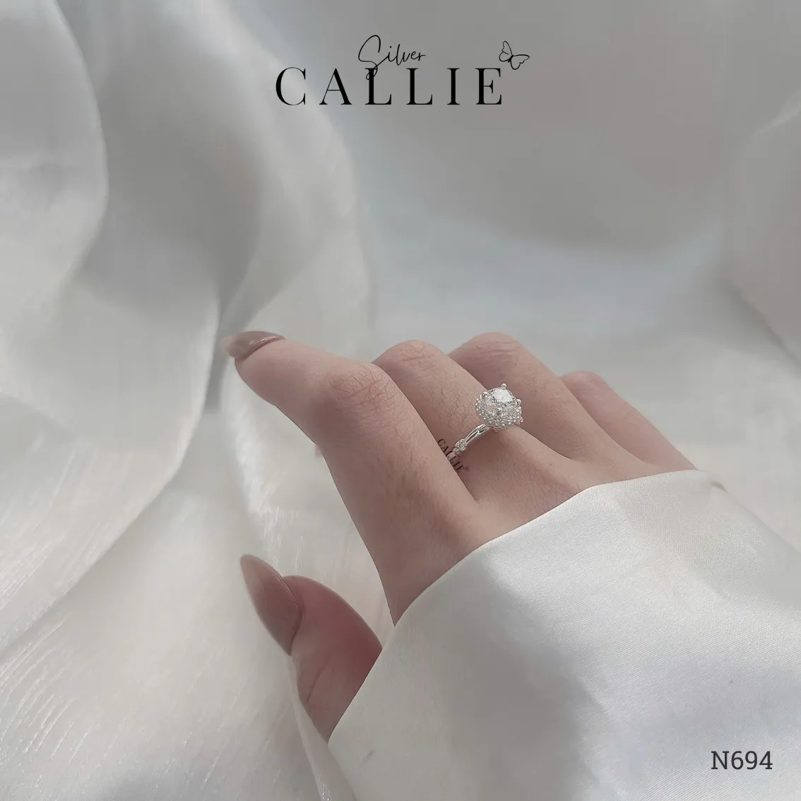 N694 - Nhẫn bạc Callie Silver 1 viên chủ kiểu công chúa - Hình ảnh 2