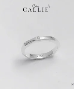 N739 - Nhẫn Bạc Thiết Kế Callie Silver Đính Đá Đai Gợn Sóng