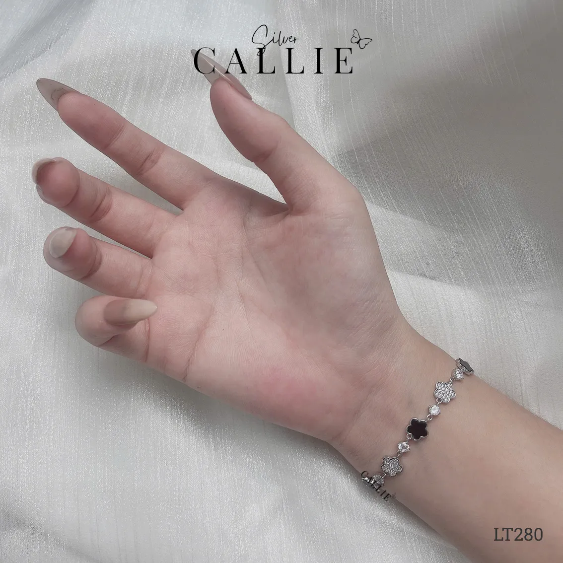 LT280 - Lắc Tay Bạc Callie Silver Xi Kim Hoa Đính Đá và Hoa Đen - Image 2