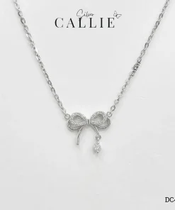 DC424 - Dây chuyền bạc Callie Silver Nơ Moisanite Kèm Đá Treo
